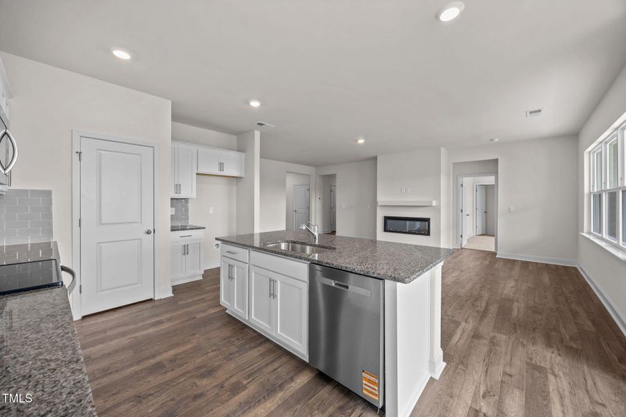 9-web-or-mls-BLS_0021