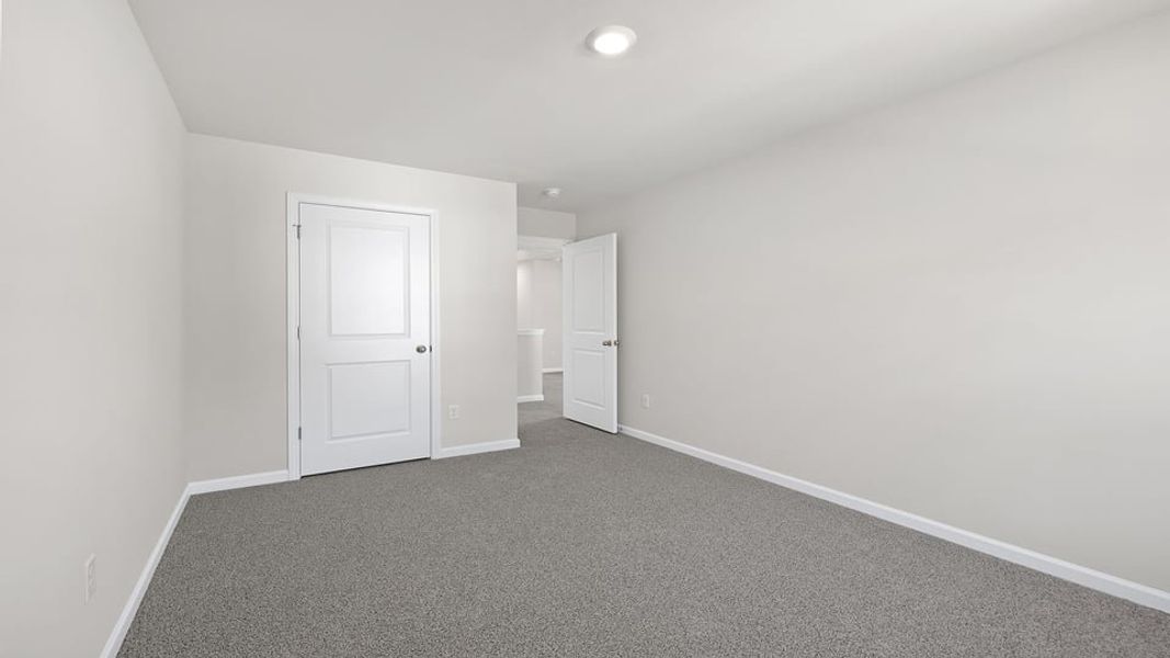 Spacious, unfurnished interior of a new home in Cloverdale Hills, Piedmont (Image 26).
