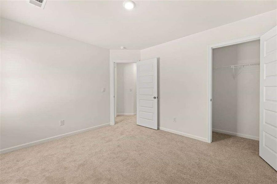 Spacious, unfurnished interior of a new home in Oakchase at Hampton, Hampton (Image 19).