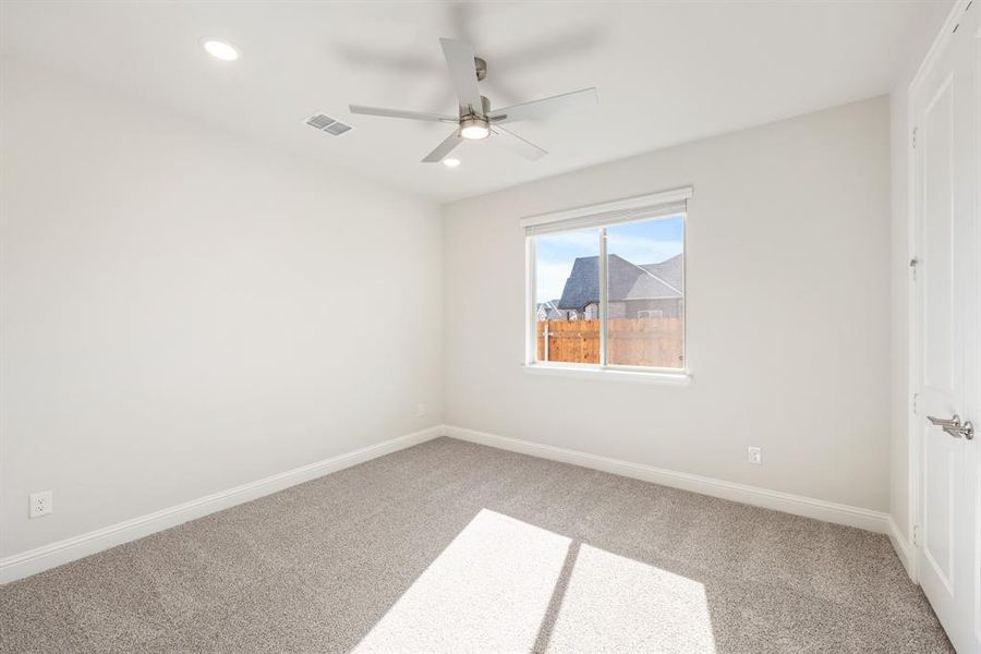 Spacious, unfurnished interior of a new home in Sunrise at Garden Valley, Waxahachie (Image 33).
