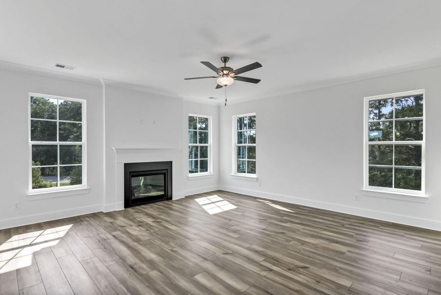 Spacious, unfurnished interior of a new home in Ferry Grove, Lexington (Image 19).