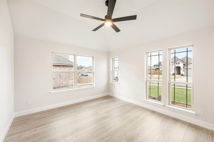 Spacious, unfurnished interior of a new home in Waverly Estates, Nevada (Image 35).