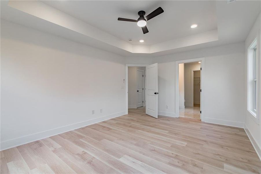 Spacious, unfurnished interior of a new home in , Gainesville (Image 27).