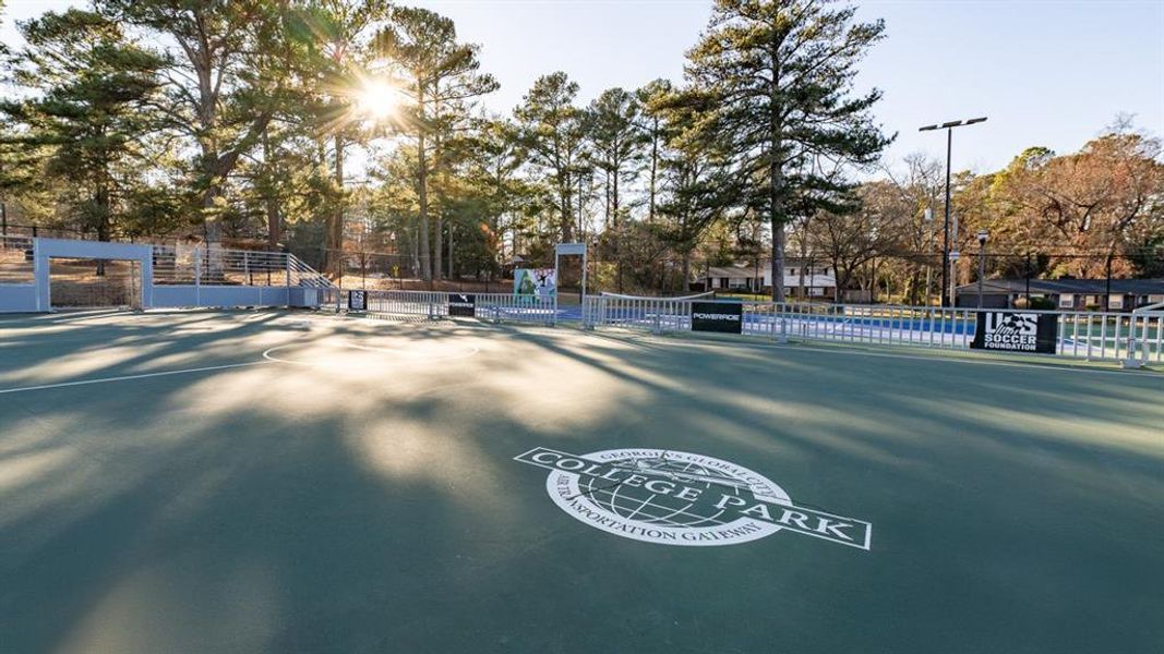 Community amenities in Sherwood Manor, College Park (Image 17).