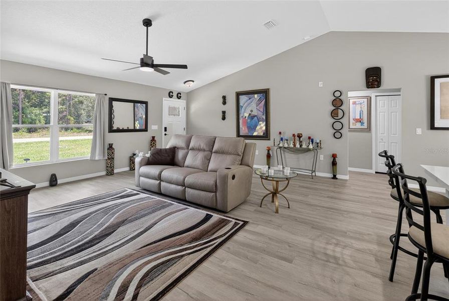 Furnished interior view inside a new home in , Ocklawaha (Image 20).