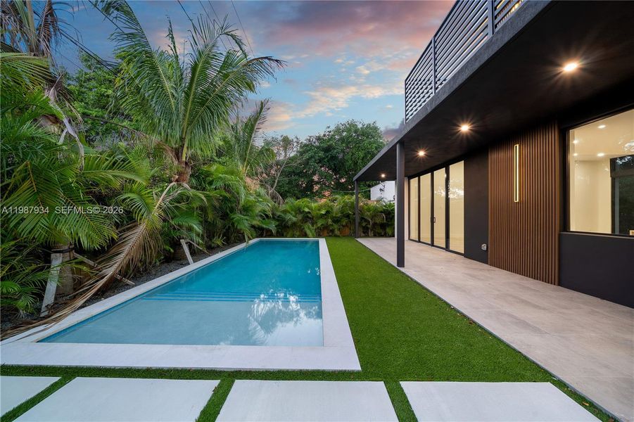 Exterior details and patio area of a home in , Miami (Image 32).