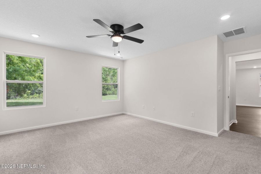 Spacious, unfurnished interior of a new home in , Jacksonville (Image 11).