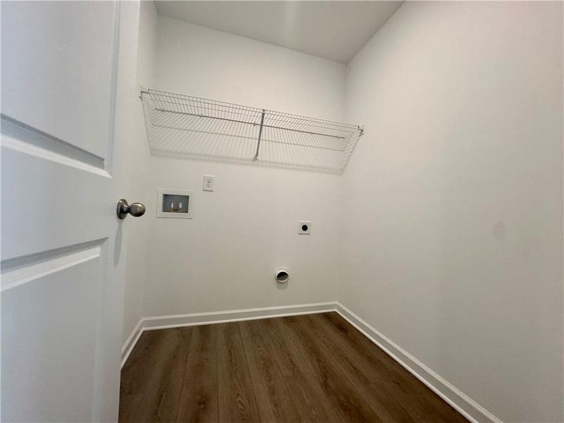 Spacious, unfurnished interior of a new home in Eastlyn Crossing, Flowery Branch (Image 23).