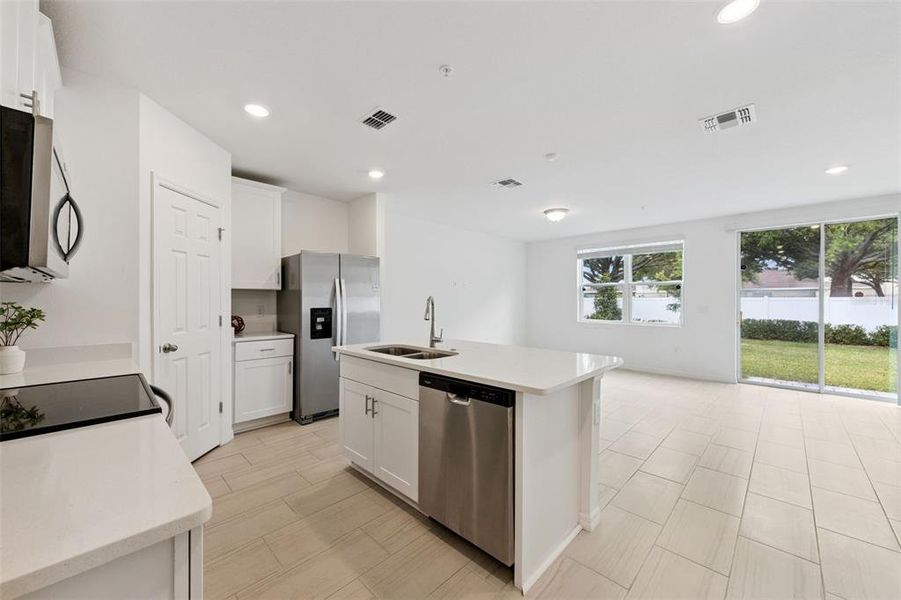 Furnished interior view inside a new home in , Orlando (Image 6).