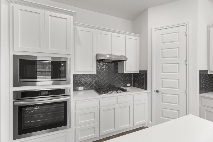Representative furnished interior of a home built from the Westwood by Sandlin Homes in Lakesong, Midlothian (Image 6).
