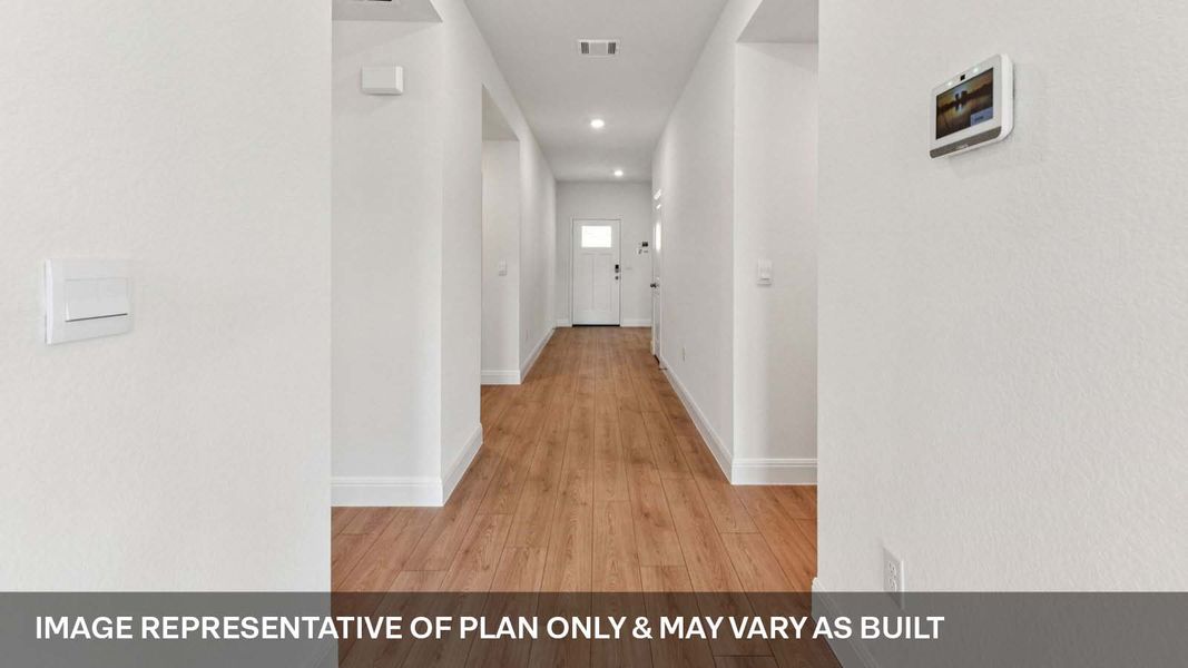 Representative unfurnished interior of a home built from the The Grayson by D.R. Horton in Riverview, Georgetown (Image 27).