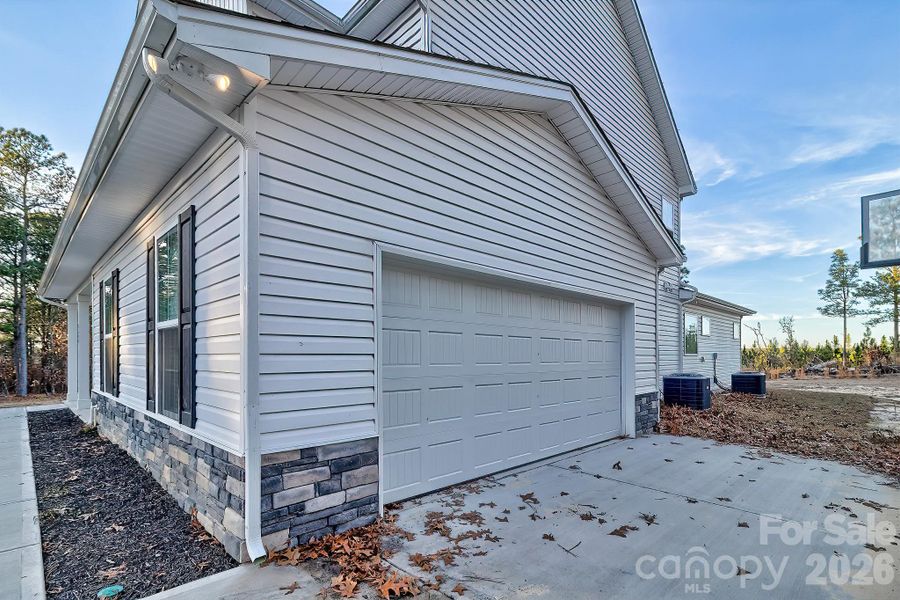 Exterior details and patio area of a home in , Kershaw (Image 4).