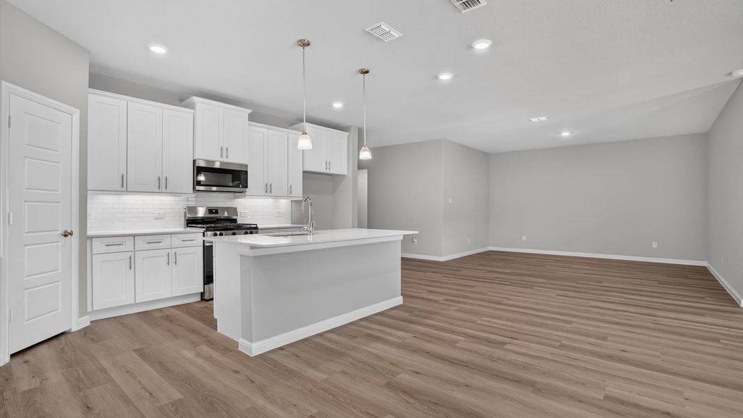 Furnished interior view inside a new home in Sandstone Estates, Granbury (Image 8).