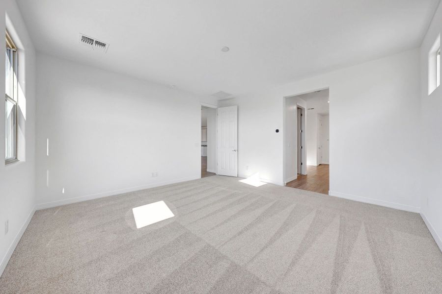 Spacious, unfurnished interior of a new home in Tierra Vistoso, Surprise (Image 10).