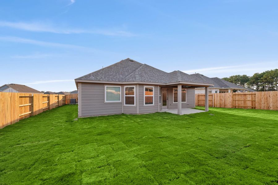 Exterior details and patio area of a home in Sorella, Tomball (Image 4).