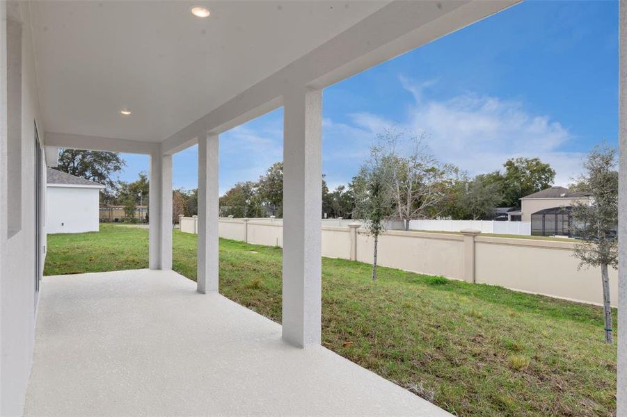 Exterior details and patio area of a home in Eden Crest, Apopka (Image 3).