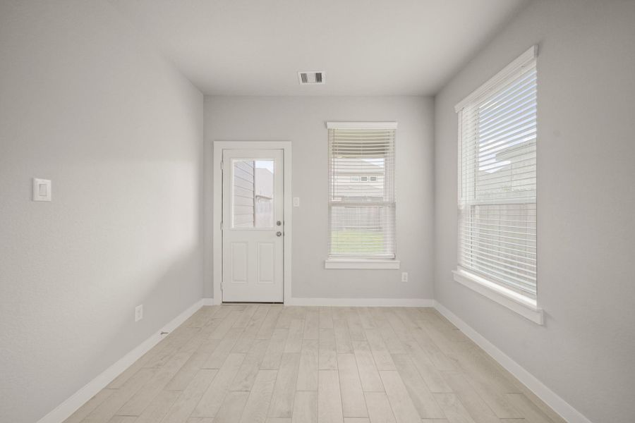 Spacious, unfurnished interior of a new home in Barton Creek Ranch, Conroe (Image 12). Spacious, unfurnished interior of a new home in Barton Creek Ranch, Conroe (Image 12).