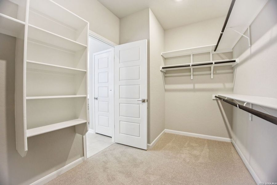 Spacious, unfurnished interior of a new home in , San Antonio (Image 26).