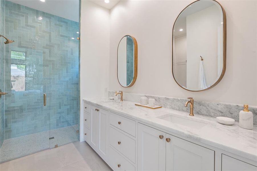 Furnished interior view inside a new home in , Dallas (Image 31).