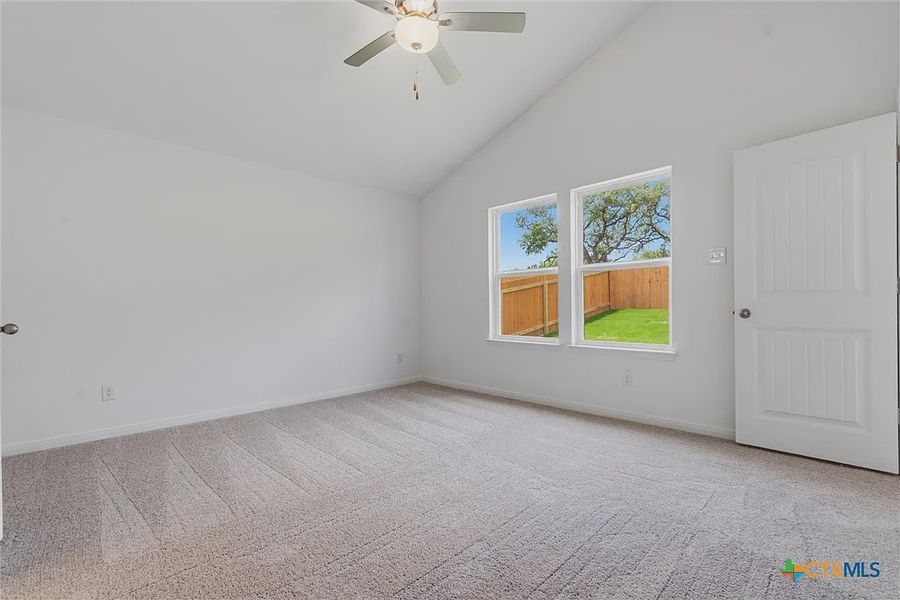 Spacious, unfurnished interior of a new home in Turnbo Ranch, Killeen (Image 24).