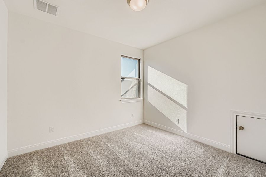 Spacious, unfurnished interior of a new home in 6 Creeks, Kyle (Image 9). Spacious, unfurnished interior of a new home in 6 Creeks, Kyle (Image 9).