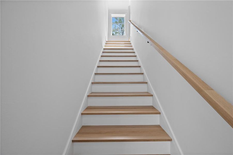 Spacious, unfurnished interior of a new home in , Roswell (Image 25).