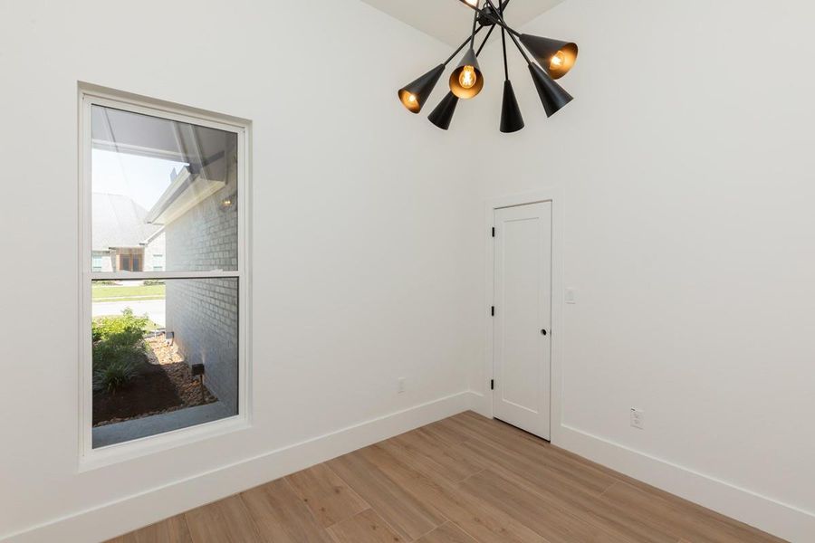 Spacious, unfurnished interior of a new home in , Beaumont (Image 30).