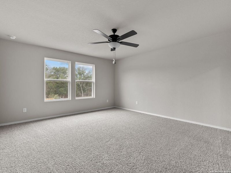 Spacious, unfurnished interior of a new home in Royal Crest, San Antonio (Image 25).
