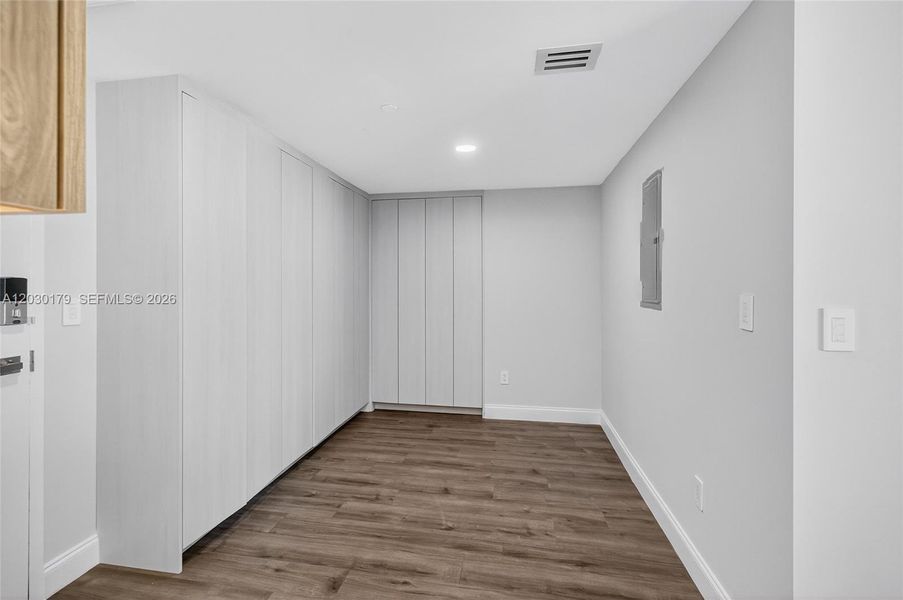 Spacious, unfurnished interior of a new home in , Miami (Image 31).
