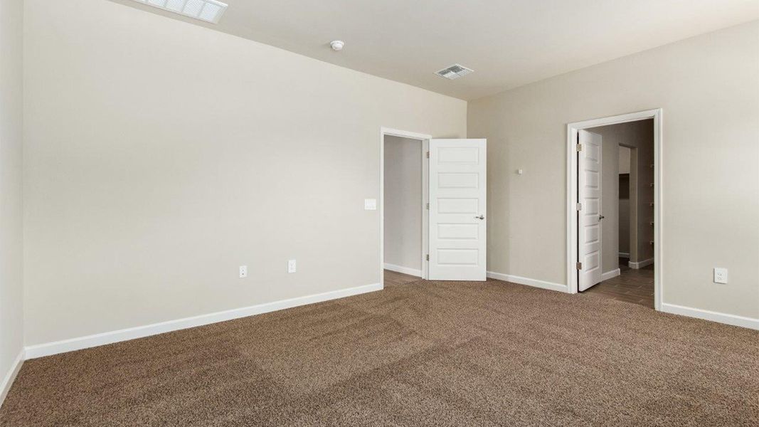 Spacious, unfurnished interior of a new home in Sycamore Vista, Vail (Image 17).