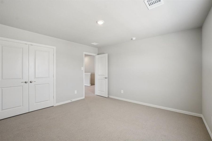 Photo is not of the actual home, but is an inspirational photo of builder’s model home and may depict options, furnishings, and/or decorator features that are not included. Photo is not of the actual home, but is an inspirational photo of builder’s model home and may depict options, furnishings, and/or decorator features that are not included.