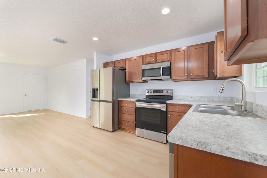 Furnished interior view inside a new home in , Keystone Heights (Image 6).