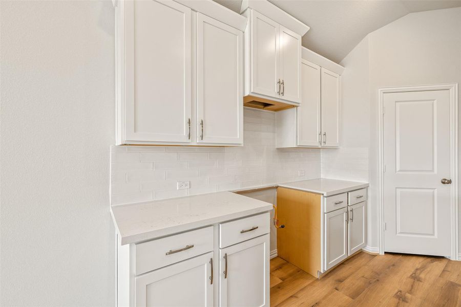 Furnished interior view inside a new home in River Ranch, Dayton (Image 9).