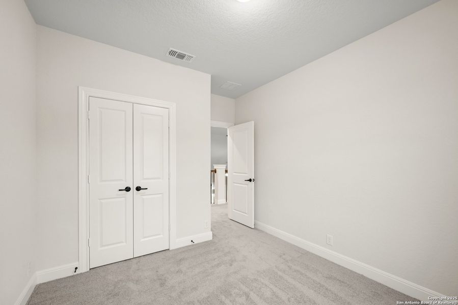 Spacious, unfurnished interior of a new home in Windsong - Reserve Series, Boerne (Image 19). Spacious, unfurnished interior of a new home in Windsong - Reserve Series, Boerne (Image 19).