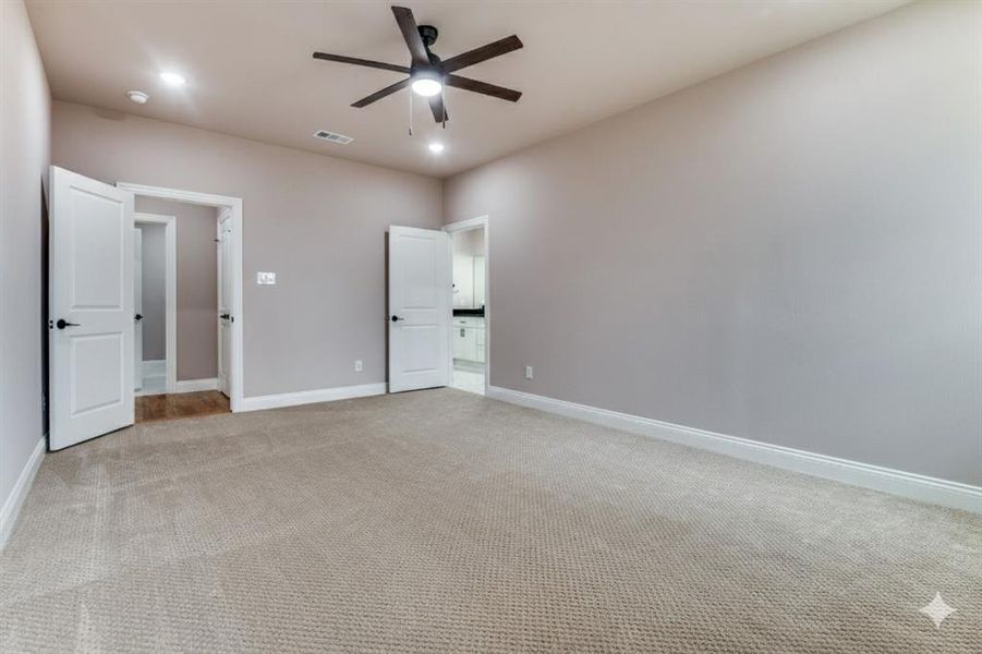 Spacious, unfurnished interior of a new home in , Seagoville (Image 16).