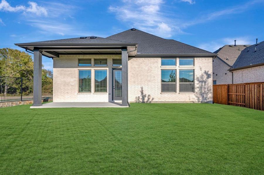Exterior details and patio area of a home in Mantua Point Classics, Van Alstyne (Image 3). Exterior details and patio area of a home in Mantua Point Classics, Van Alstyne (Image 3).