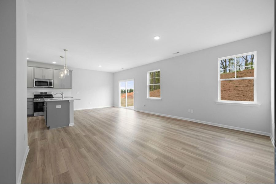 Spacious, unfurnished interior of a new home in Chandler Ridge, McLeansville (Image 21).