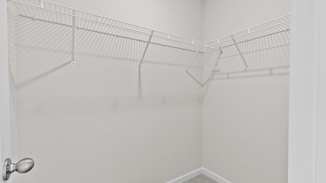 Spacious, unfurnished interior of a new home in Bellemeade Landing, Augusta (Image 26).