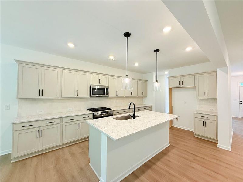 Furnished interior view inside a new home in Creekside, Dawsonville (Image 12). Furnished interior view inside a new home in Creekside, Dawsonville (Image 12).