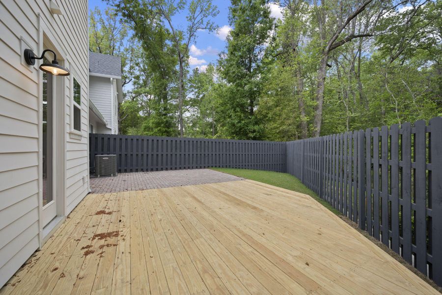Exterior details and patio area of a home in , Johns Island (Image 3).