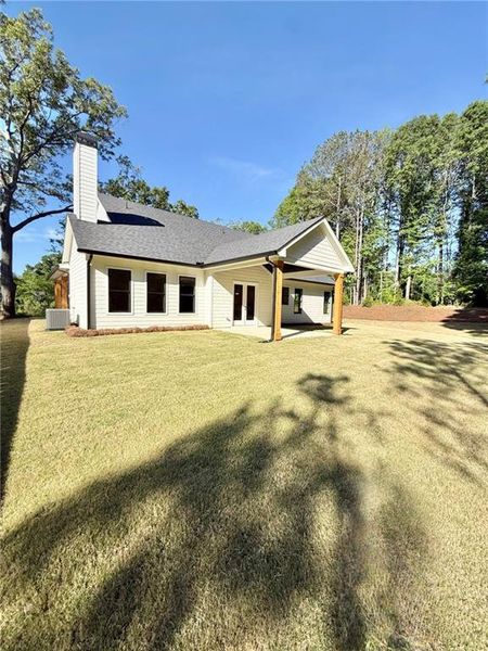 Exterior details and patio area of a home in , Dallas (Image 23).