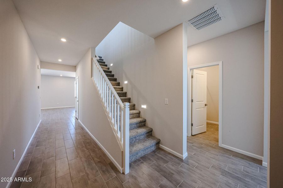 04_Surprise-Arizona_2-story_home-for-sal 04_Surprise-Arizona_2-story_home-for-sal