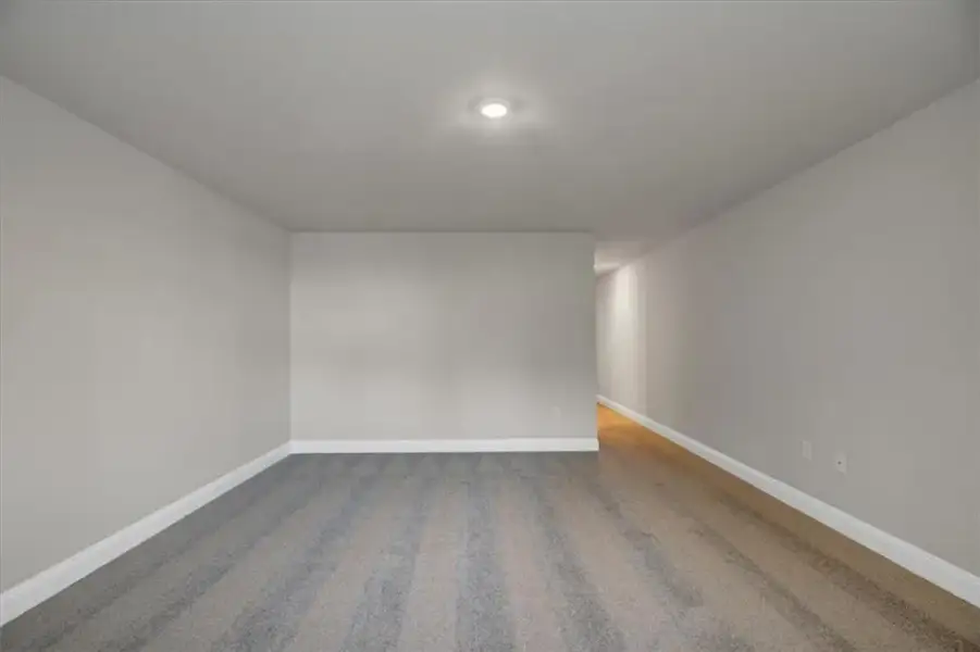 Spacious, unfurnished interior of a new home in Tuscany Hills, Douglasville (Image 27).