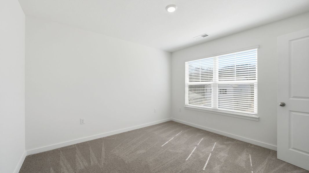 Spacious, unfurnished interior of a new home in Emory Creek, Harriman (Image 28).
