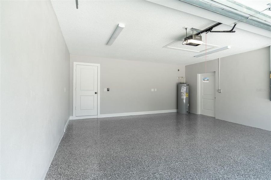 Spacious, unfurnished interior of a new home in , Port Charlotte (Image 25).