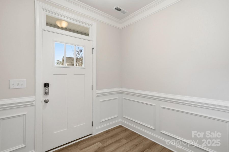 Spacious, unfurnished interior of a new home in Harrisburg Village, Harrisburg (Image 13).