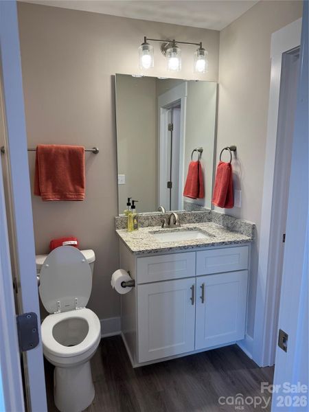 Primary bath w/ shower