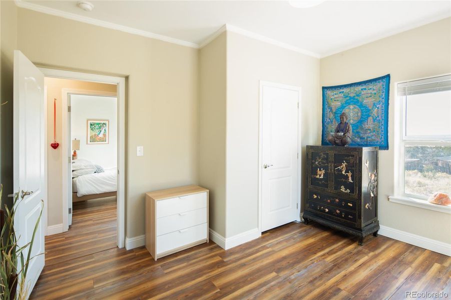 Furnished interior view inside a new home in , Crestone (Image 30).