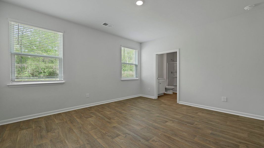 Spacious, unfurnished interior of a new home in Evergreen, Holly Hill (Image 27).