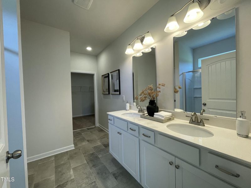 20250809_174922898_iOS